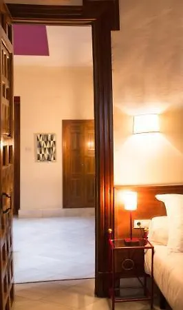فندق Nuea Giralda 2*
