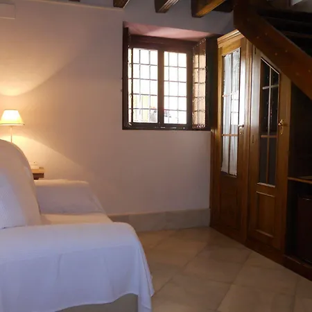 Nuea Giralda فندق إشبيلية