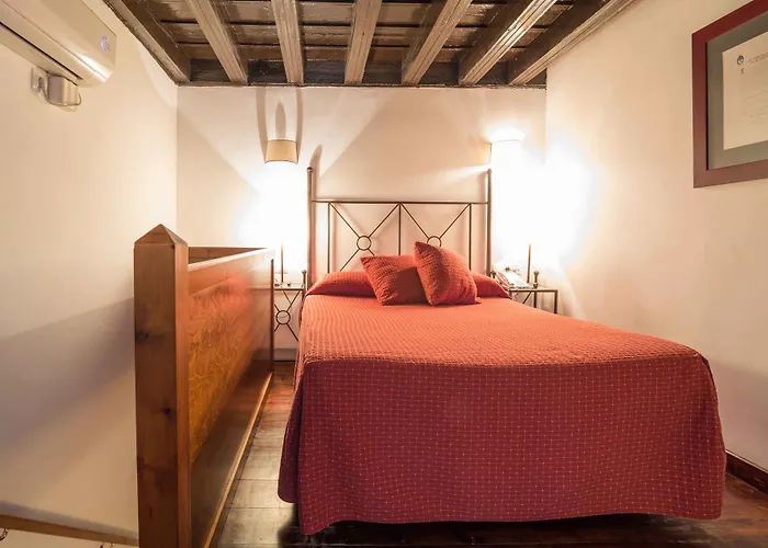 Nuea Giralda Hotel Sewilla