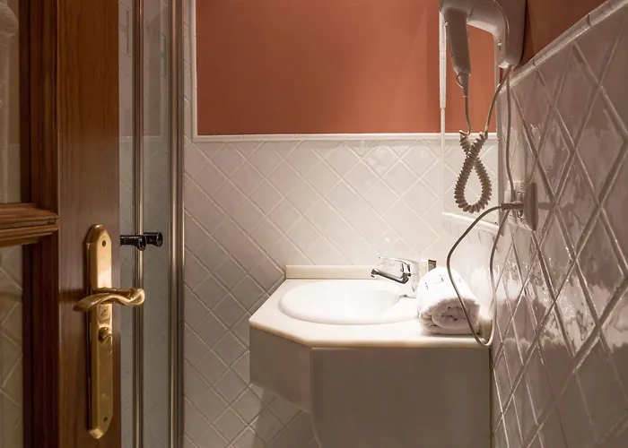 Nuea Giralda 2* Sewilla