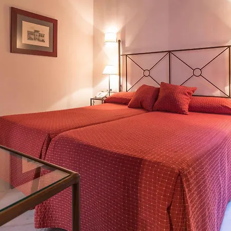 Nuea Giralda Hotell 2*